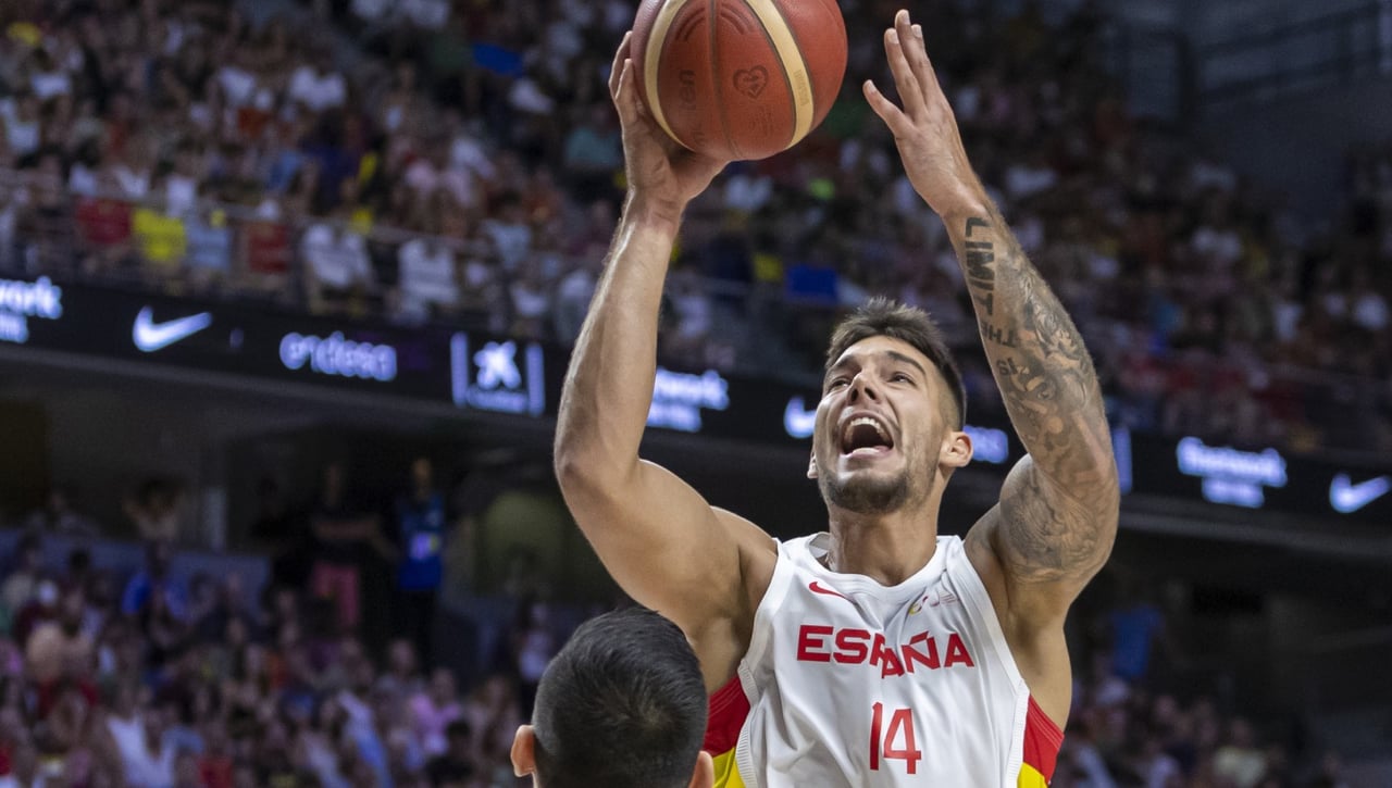 Willy Hernangómez, ante el "apasionante reto" del Barcelona y "centrado" para el Mundial