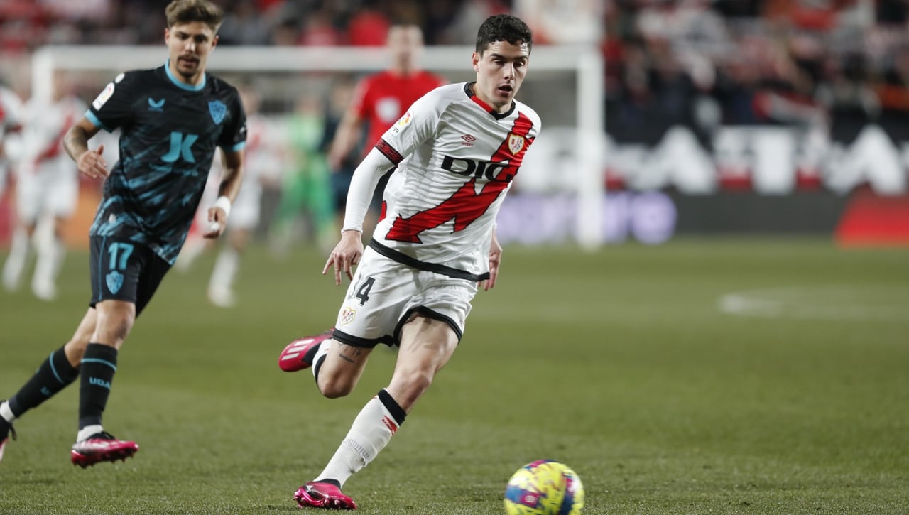 La sorprendente aclaración del Cádiz por el no fichaje de Camello y el interés del Rayo