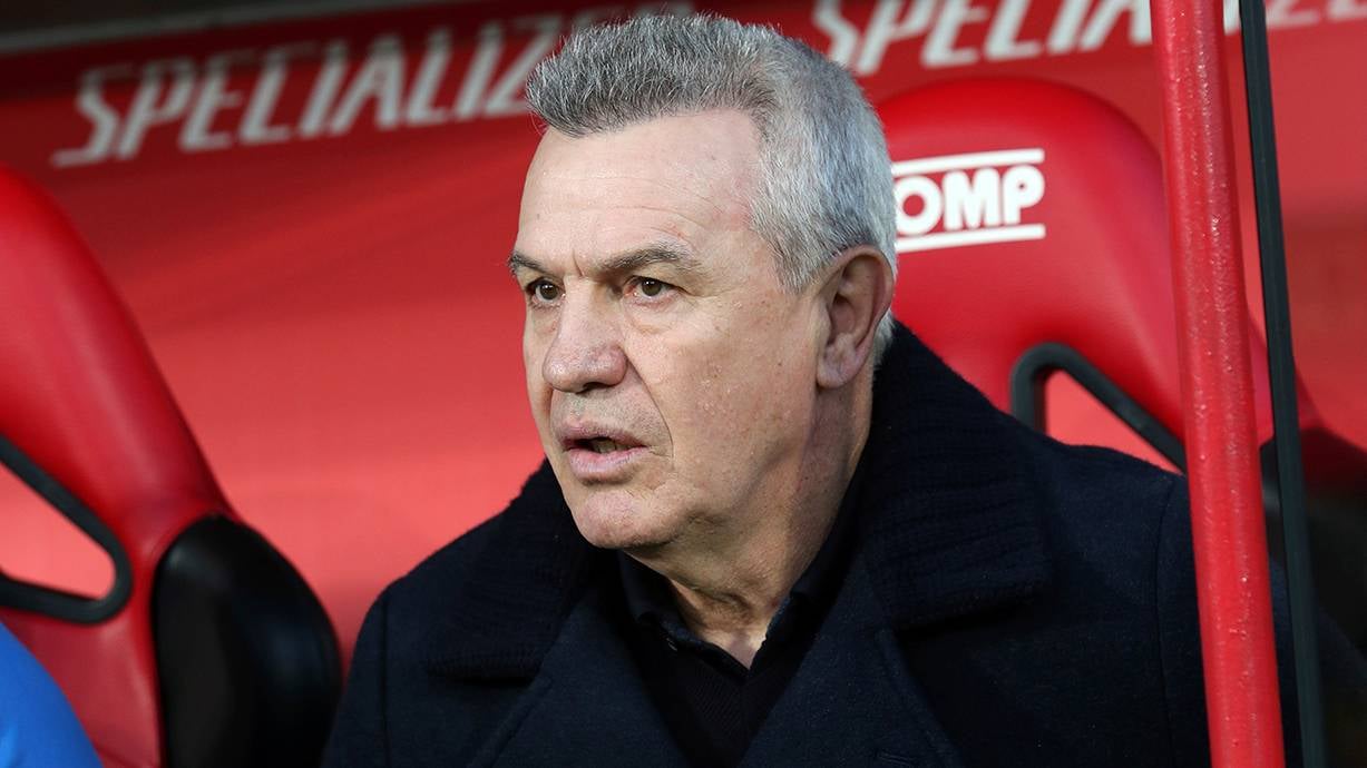 En Valencia se frotan las manos ante el último problemón de Javier Aguirre