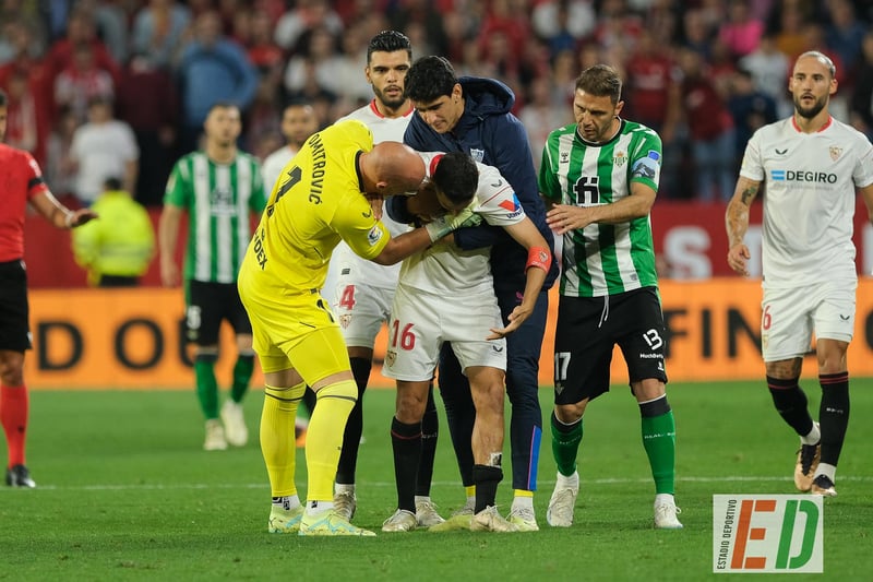 Miranda rompe su silencio "Respeto mucho a Jesús Navas" Estadio