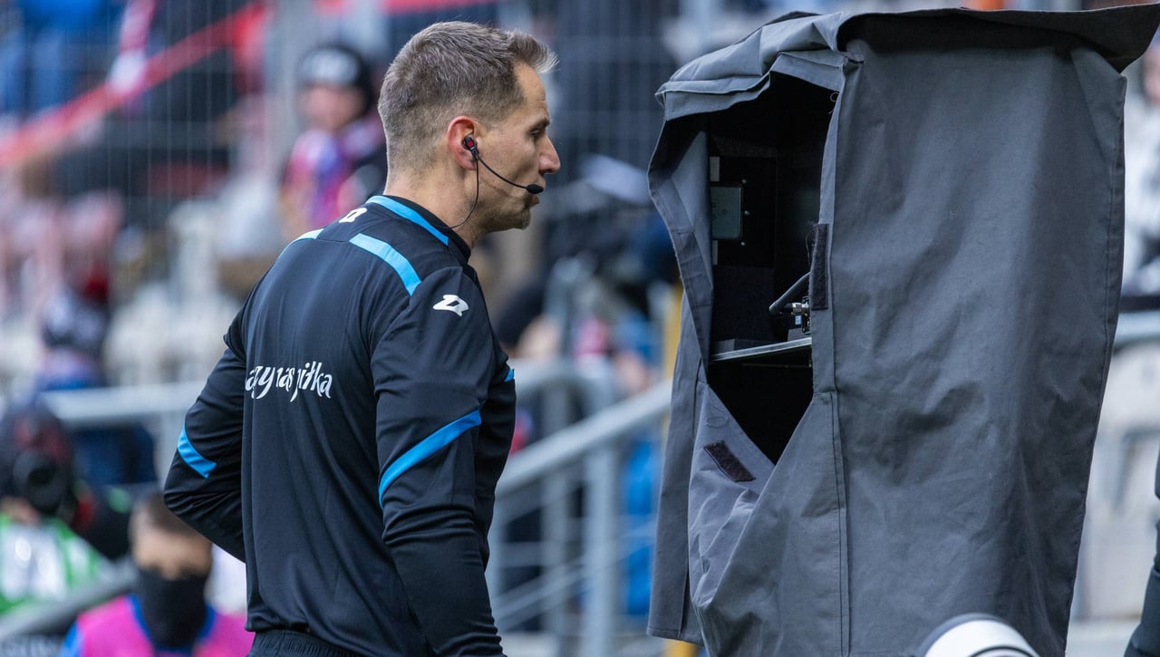 La UEFA toma medidas drásticas al hilo del VAR 