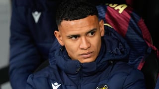 El choque entre Arriaga y Unai Simón en el Athletic-Levante se queda en un susto