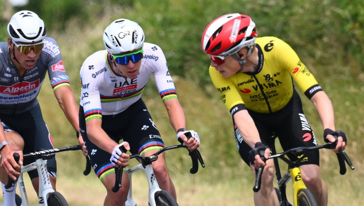 Vingegaard la lía y arrastra al 'fango' a Pogacar