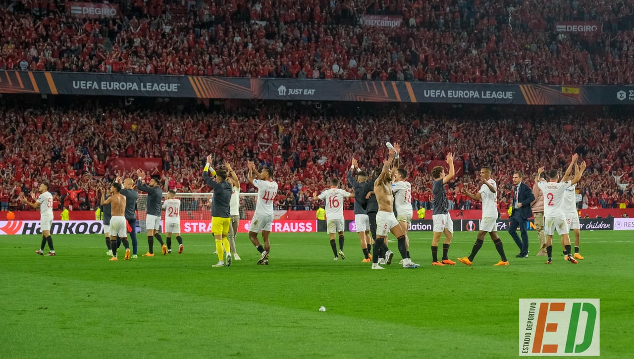 Monchi desatado: las imágenes del sufrimiento y la celebración en Nervión: "¿Otra vez? Sí, otra vez"