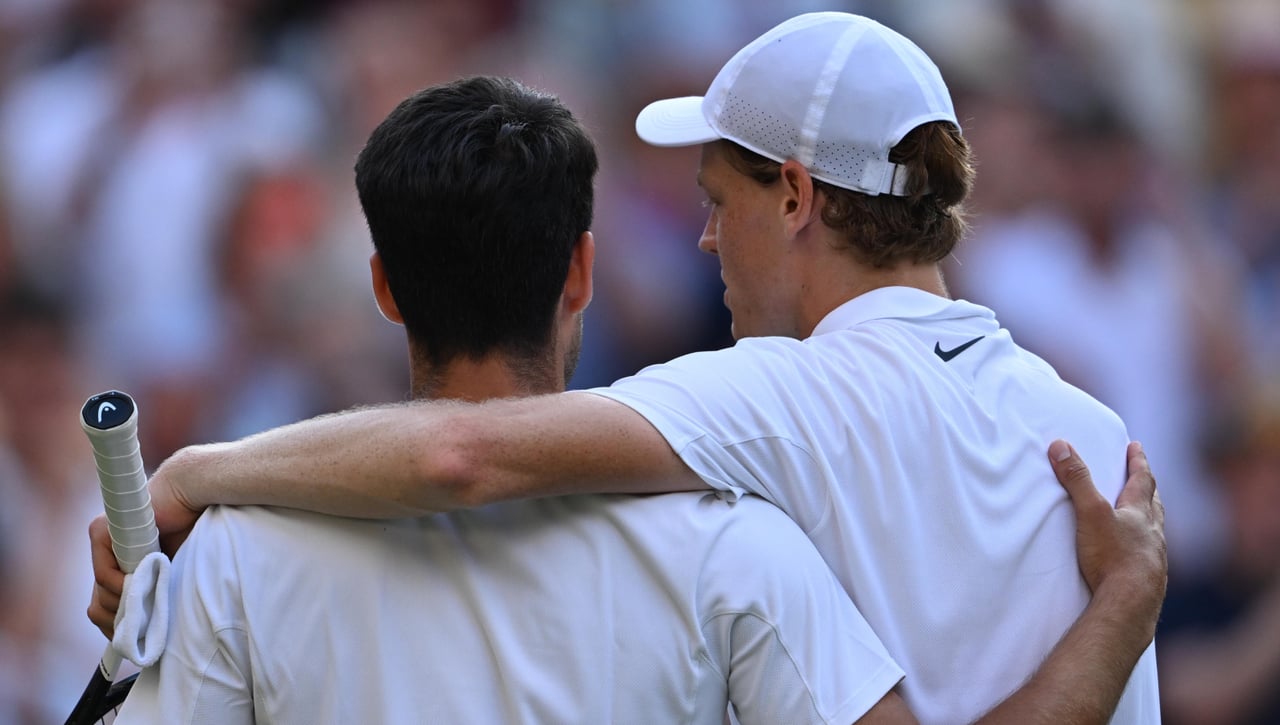 Sinner le da a Carlos Alcaraz de su propia medicina y se corona en Wimbledon