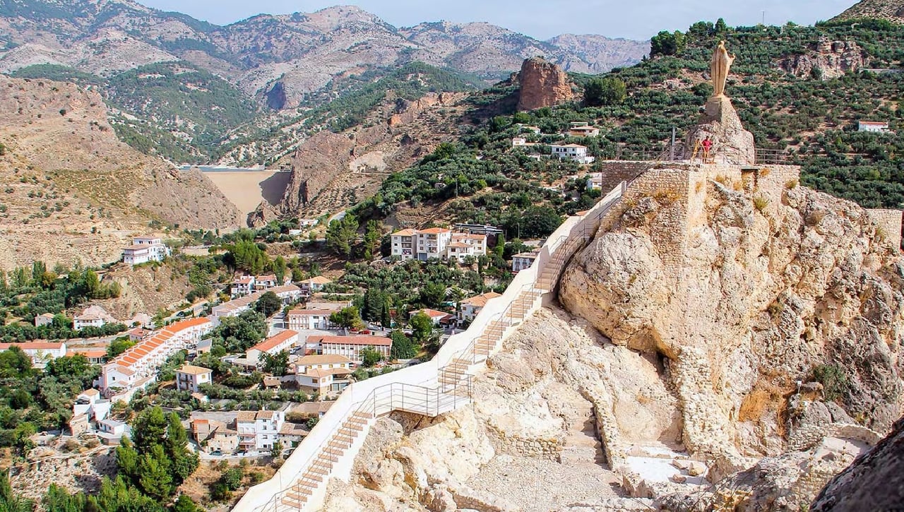 El pueblo de Andalucía que hace sombra al Caminito del Rey de Málaga con su Caminito de la Reina