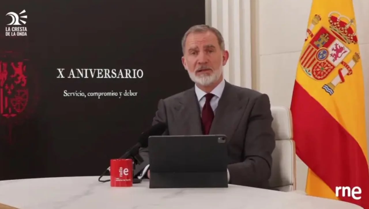 El rey Felipe se deja "camelar" por el pueblo gitano