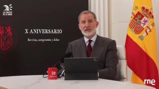 El rey Felipe se deja "camelar" por el pueblo gitano 