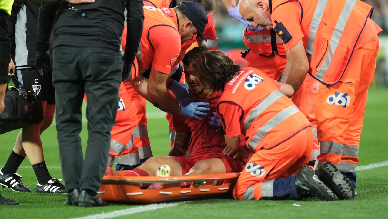 Las alternativas del Sevilla con la baja de Isaac Romero