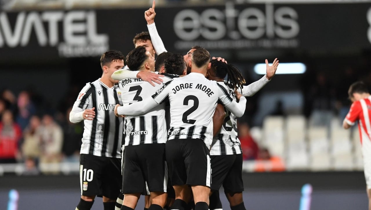 Cartagena 1-0 Sporting de Gijón: Un penalti extraterrestre aterriza en Cartagonova