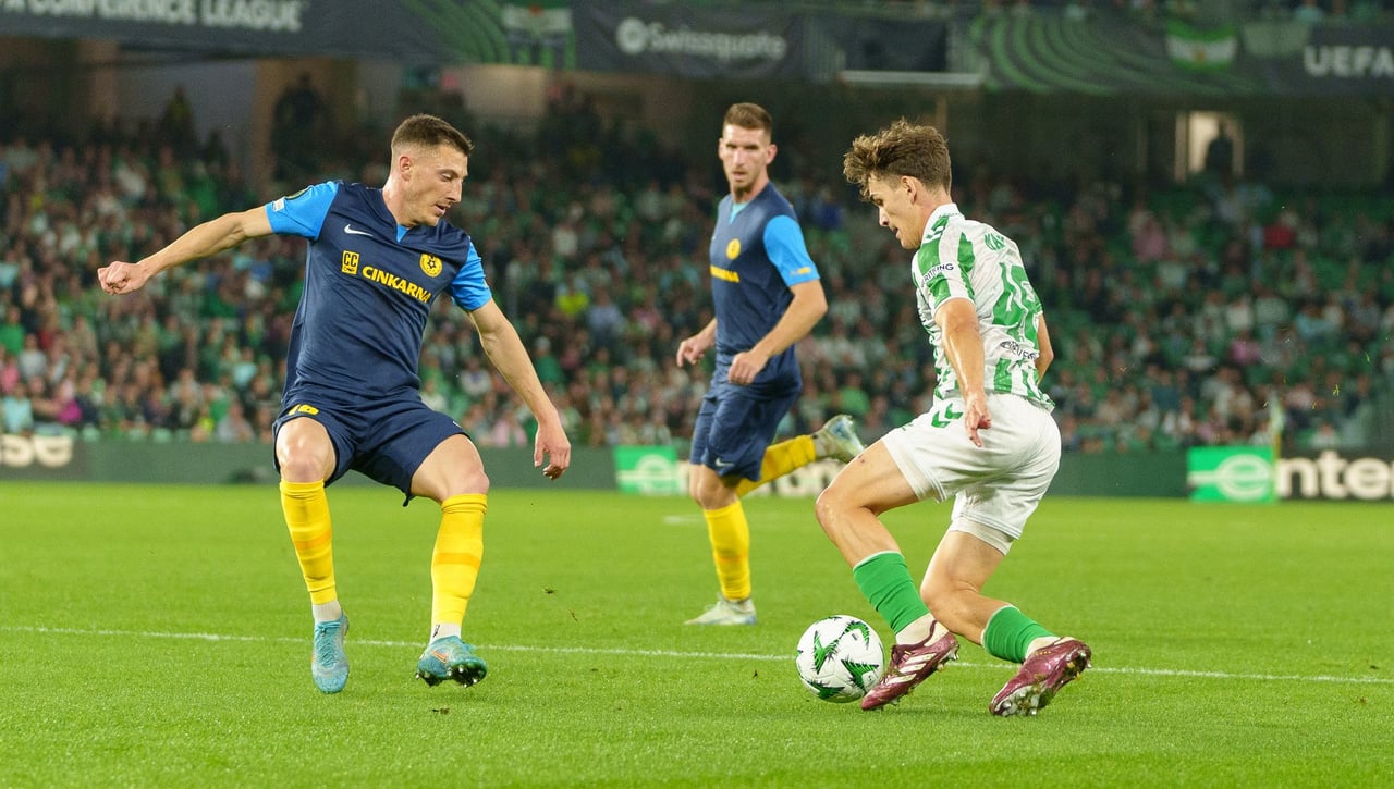 Petrocub - Betis: Horario, canal y dónde ver en TV y online hoy el partido de la Conference League