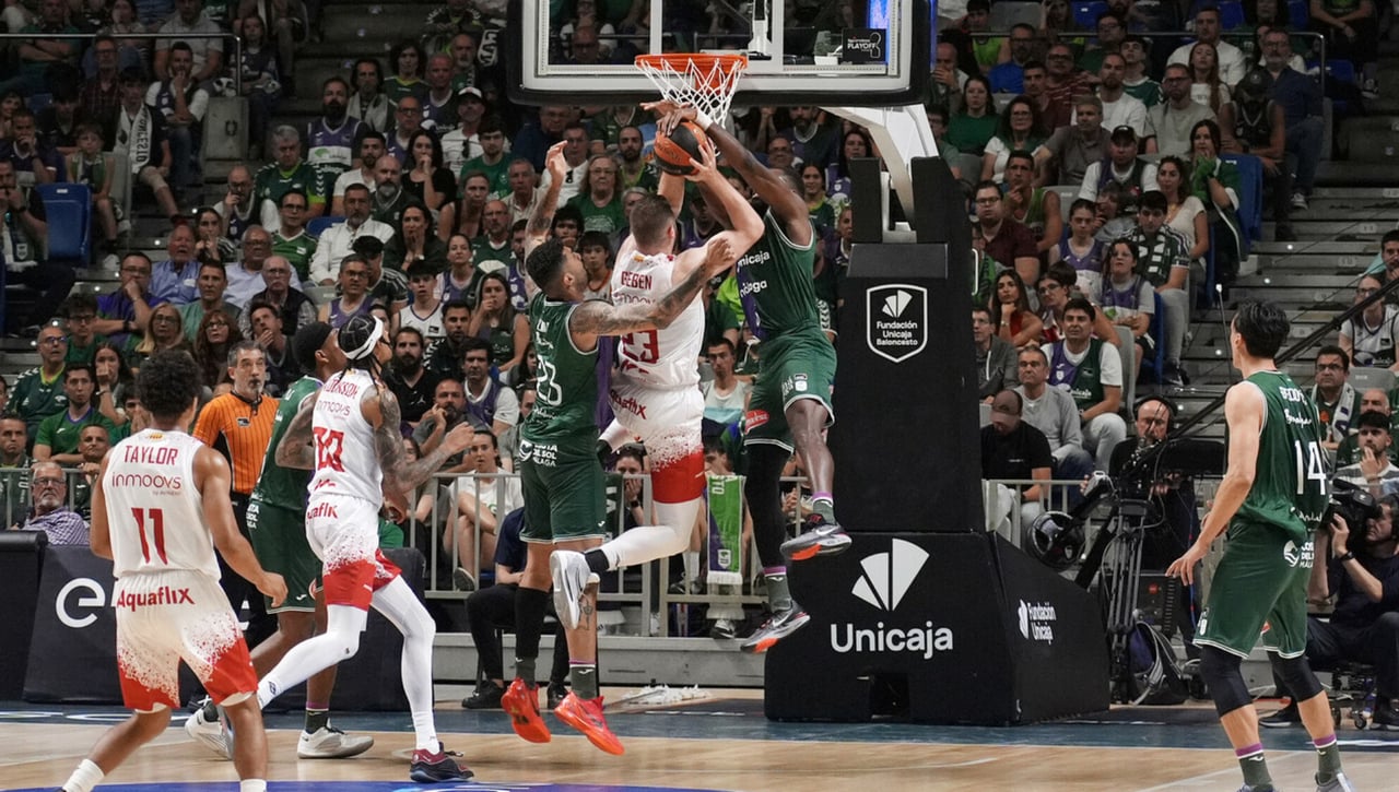 El Unicaja se lleva el susto pero da el primer paso en los playoffs