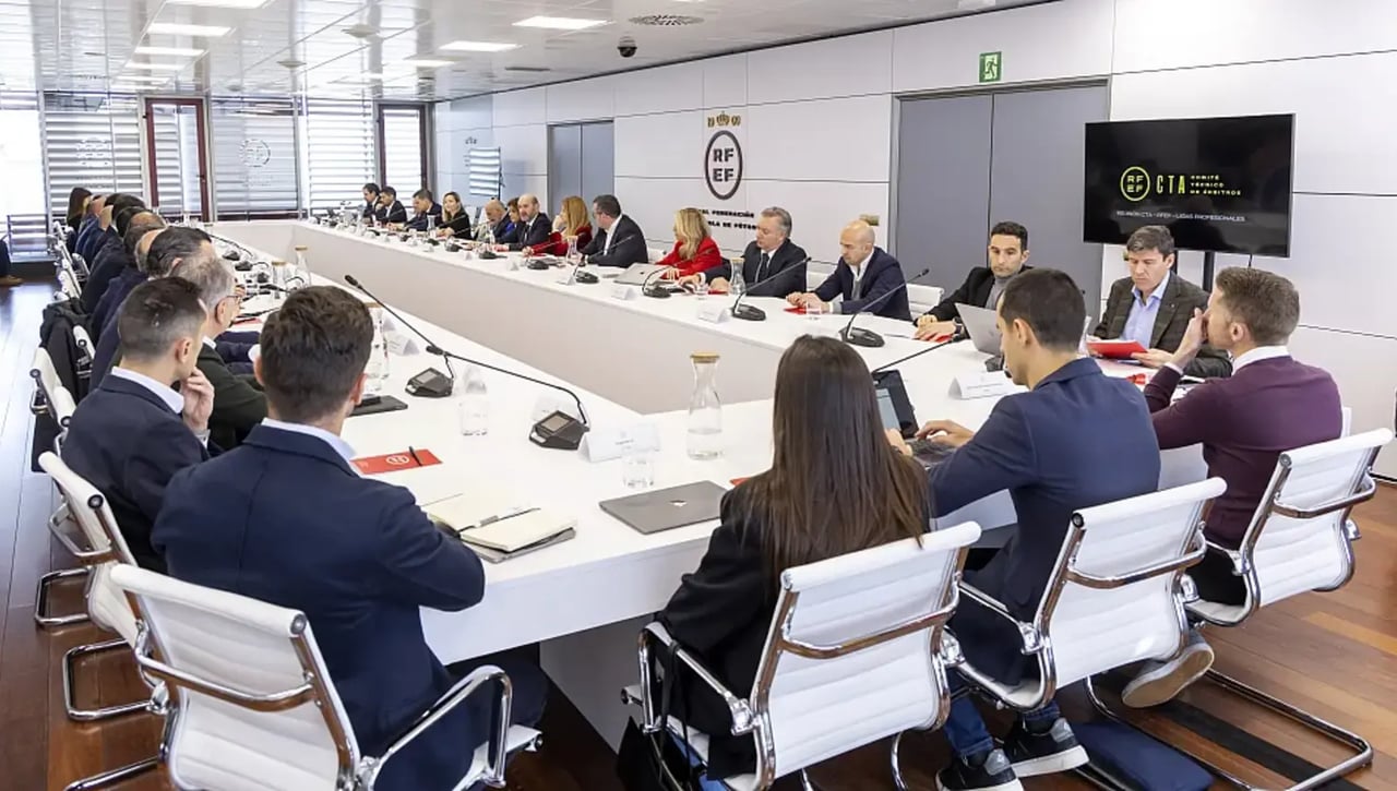 Sevilla y Betis meten mano ya al CTA