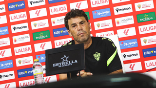 Rubi zanja la polémica con Lopy en el Almería: "Hemos activado los protocolos"