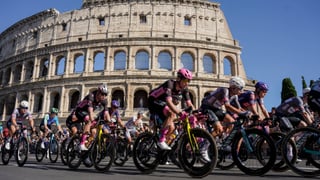El maillot negro del Giro: premio al último clasificado