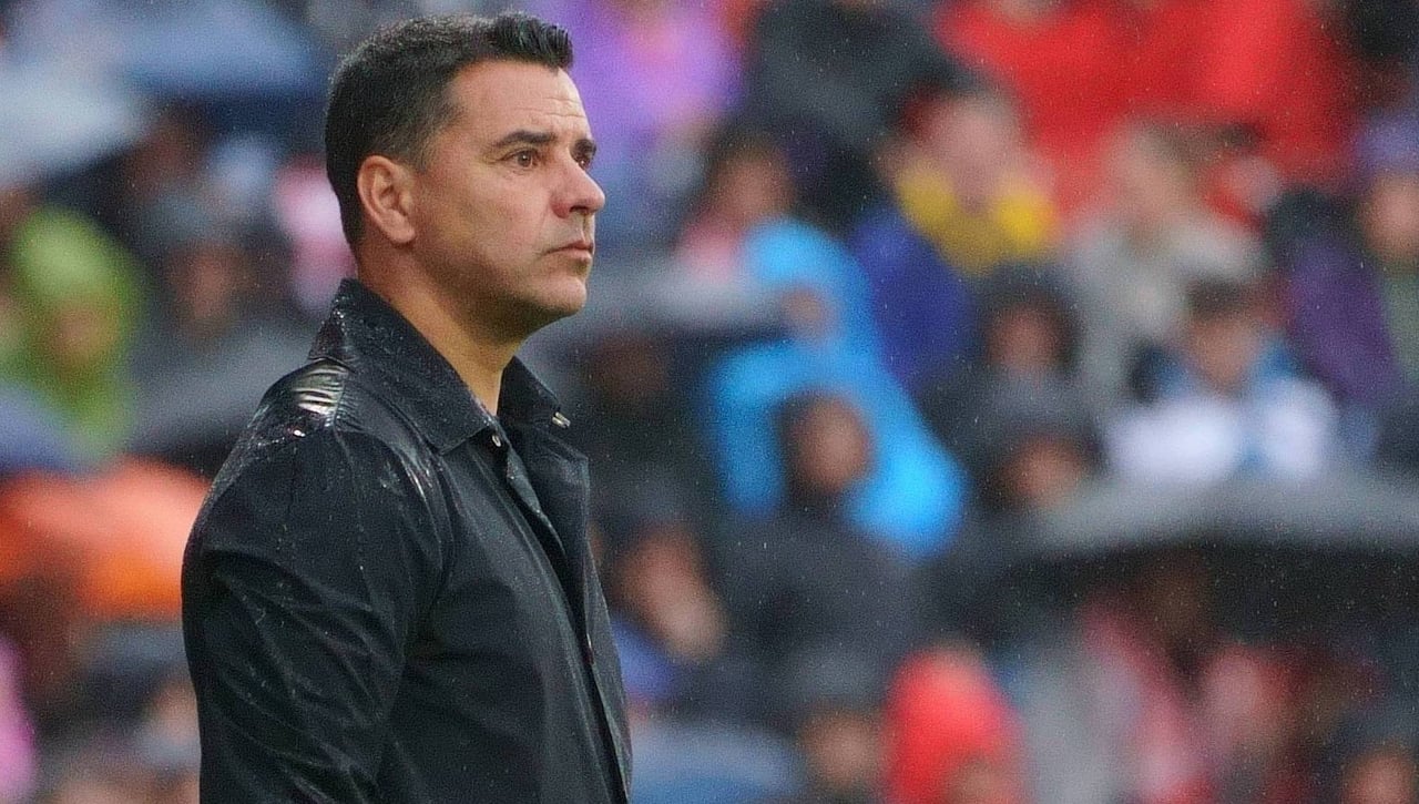 Un fuerte choque complica el presente de Míchel en el Girona