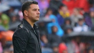 Un fuerte choque complica el presente de Míchel en el Girona