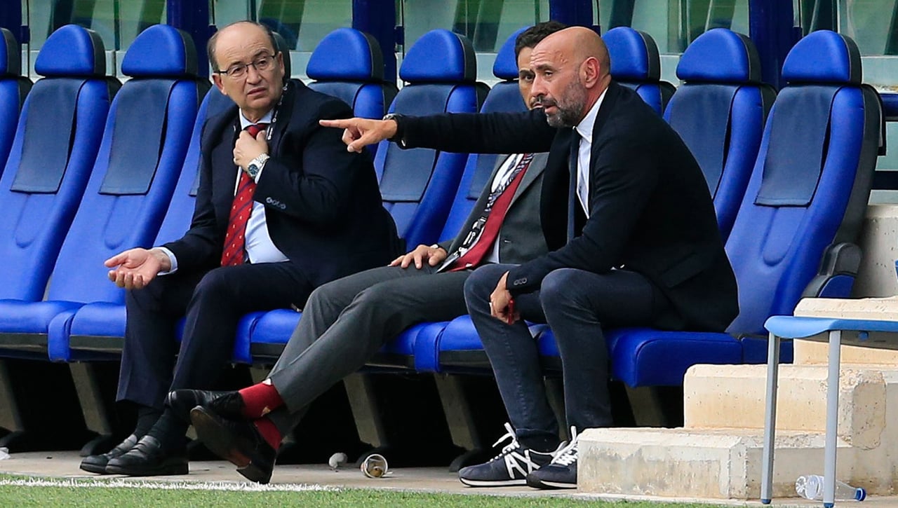 Otro que cae: el Sevilla monta un circo y le crecen los enanos