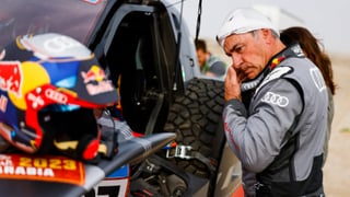 Dakar: Carlos Sainz vuelca y pasa del abandono a intentar seguir