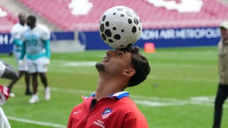 Marc Pubill sobre su primera titularidad en el Atlético de Madrid: "Simeone me está enseñando a jugar de central"