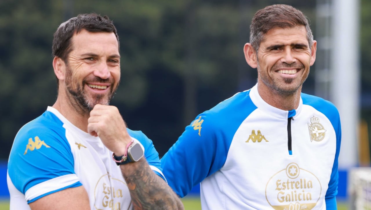 El Deportivo ficha a un perro para dar ánimos a los futbolistas