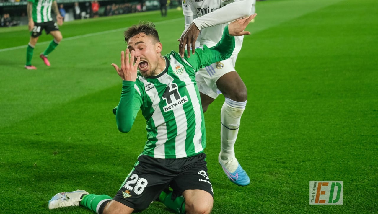 Las polémicas, las mejores jugadas, el espectáculo de la grada... el Real Betis-Real Madrid, en imágenes