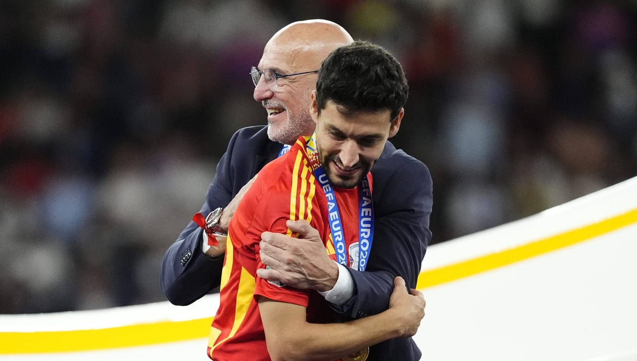 A pesar de la retirada de Jesús Navas, el Sevilla FC se cuela en la prelista de Luis de la Fuente