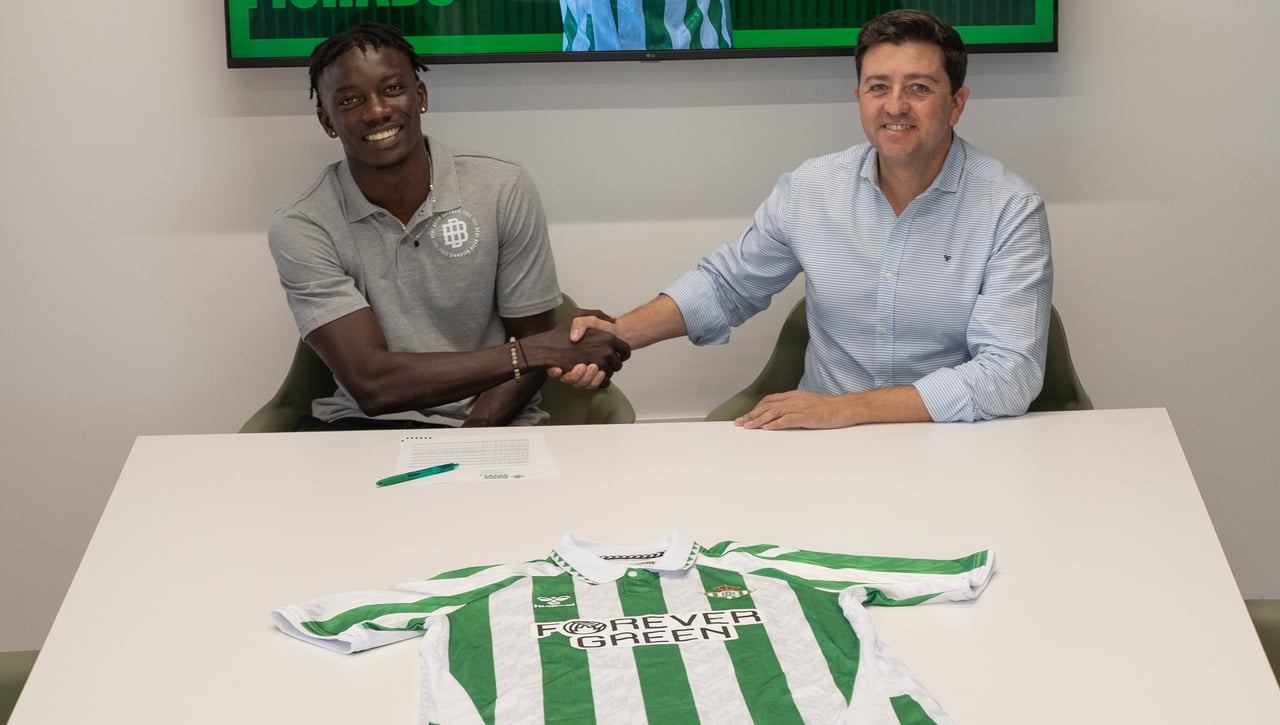 El Betis refuerza su filial con otro joven valor tras un acuerdo muy ventajoso 