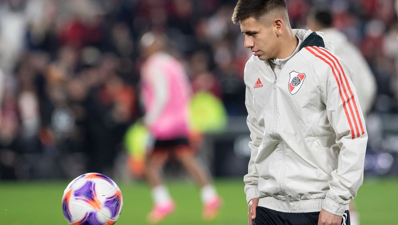 Echeverri y la condición para jugar en el Girona 