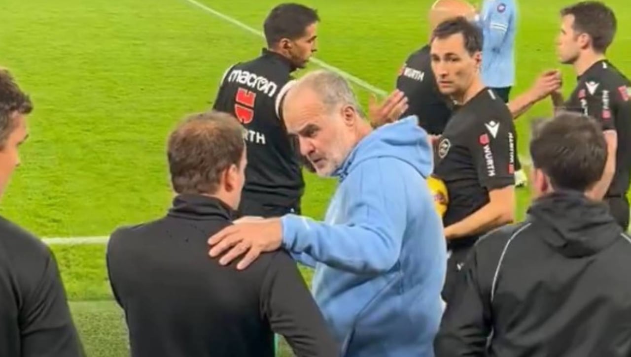 El último show de Bielsa en San Mamés, con lío al final