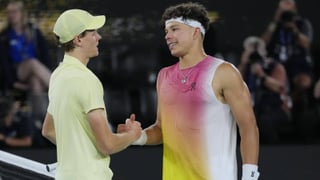El gigante Shelton se lleva una decepción ante Sinner