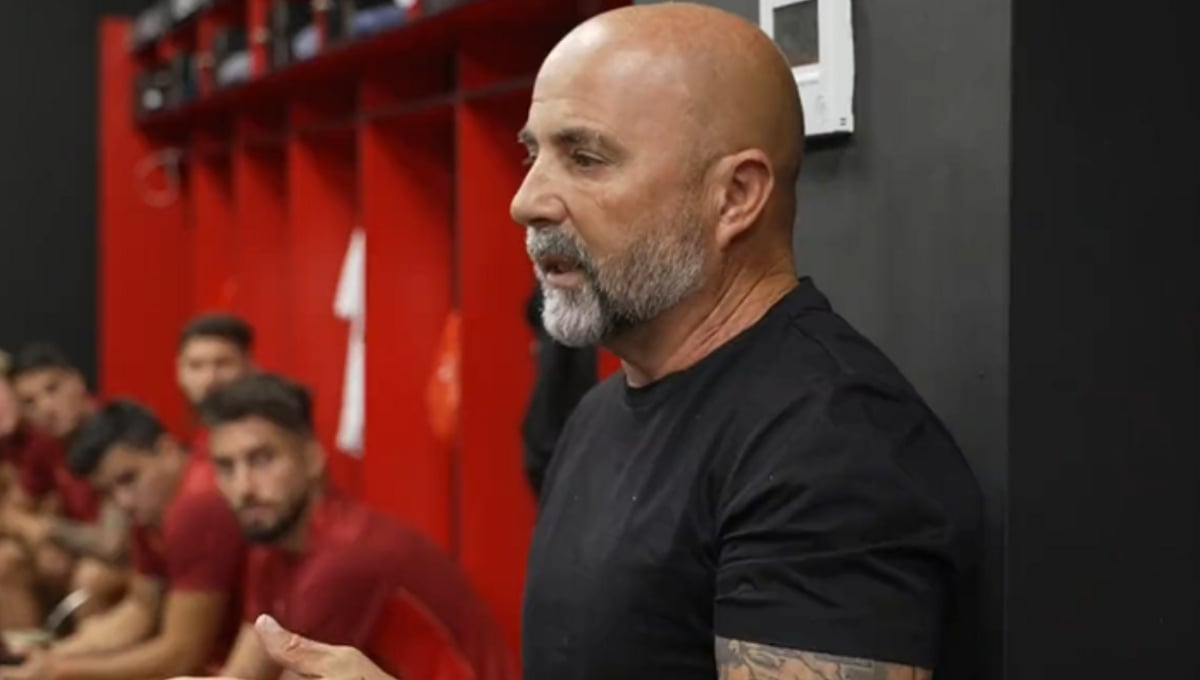 Vuelan los dardos en el vestuario del Sevilla 