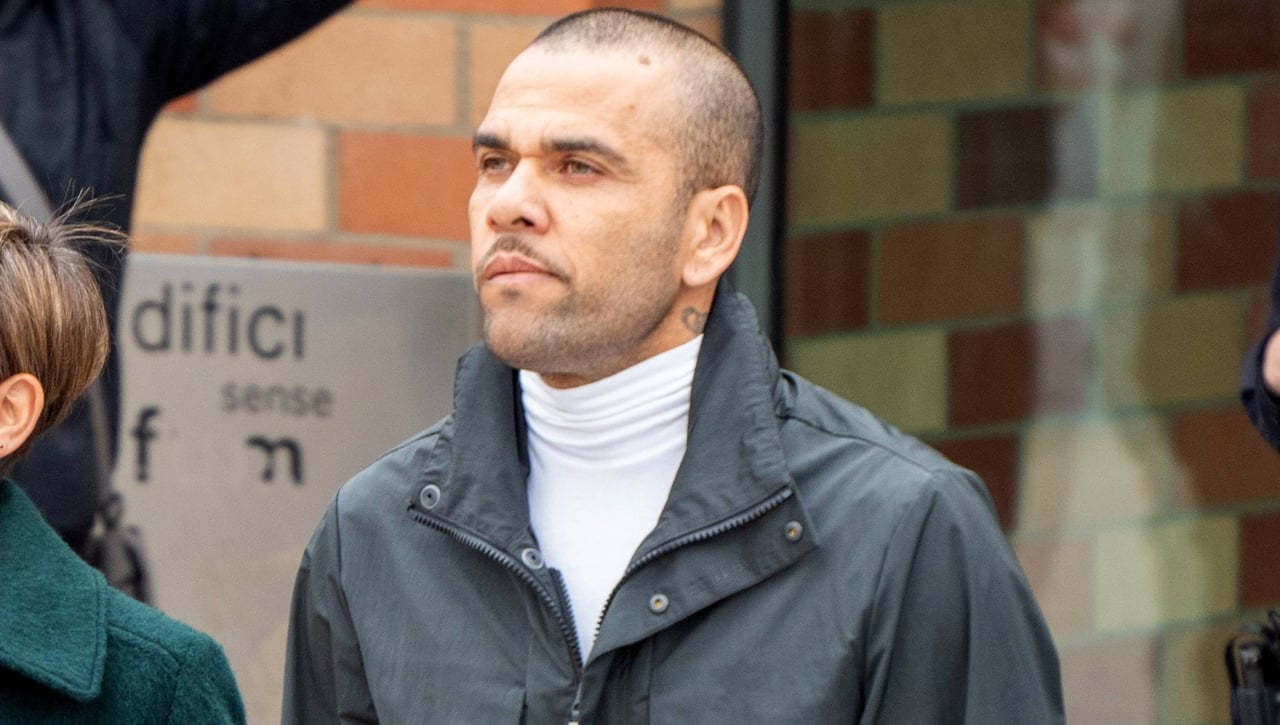 Dani Alves desvela un nuevo caso y deja el fútbol