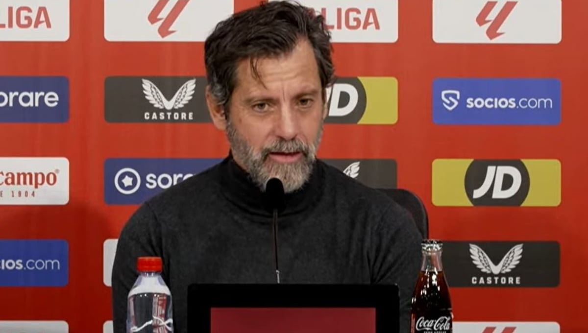 Quique Sánchez Flores saca la pizarra del Sevilla a sala de prensa