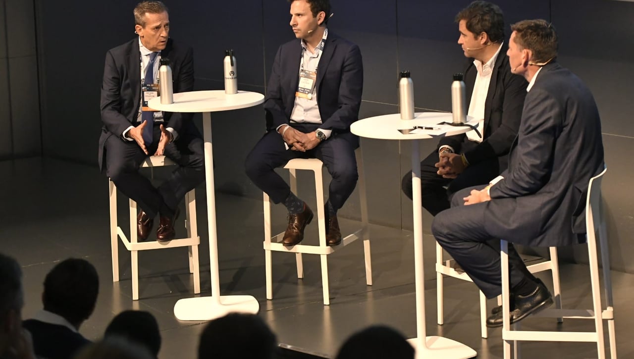 José María Cruz: "El Sevilla es un club que interesa internacionalmente"