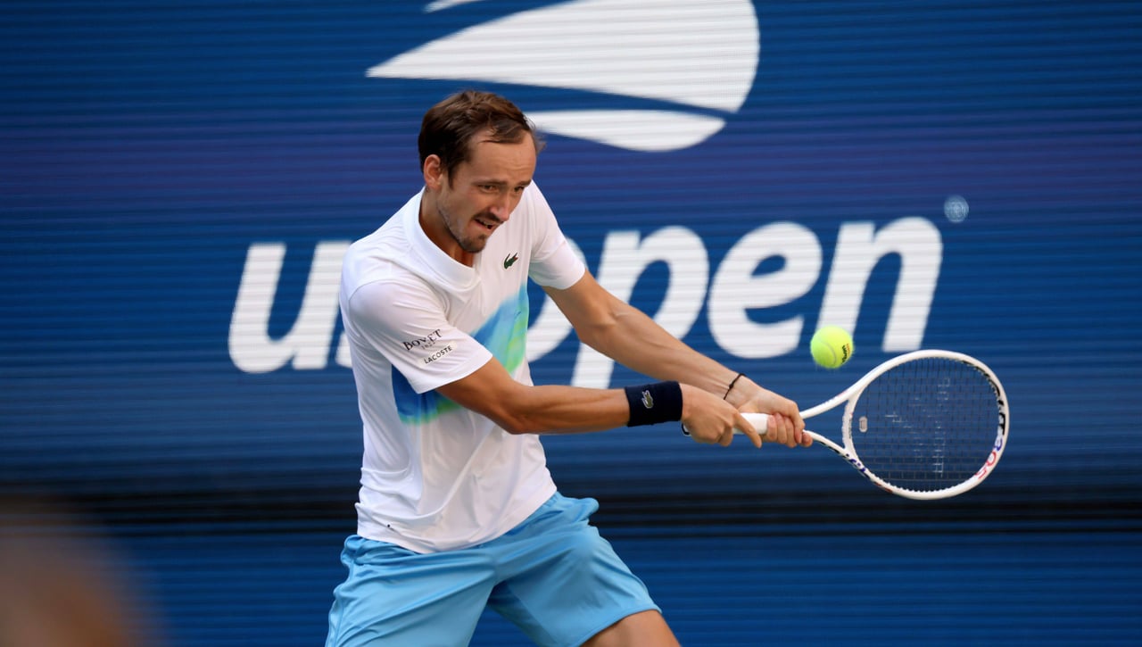 Medvedev le ahorra un gran problema a Carlos Alcaraz