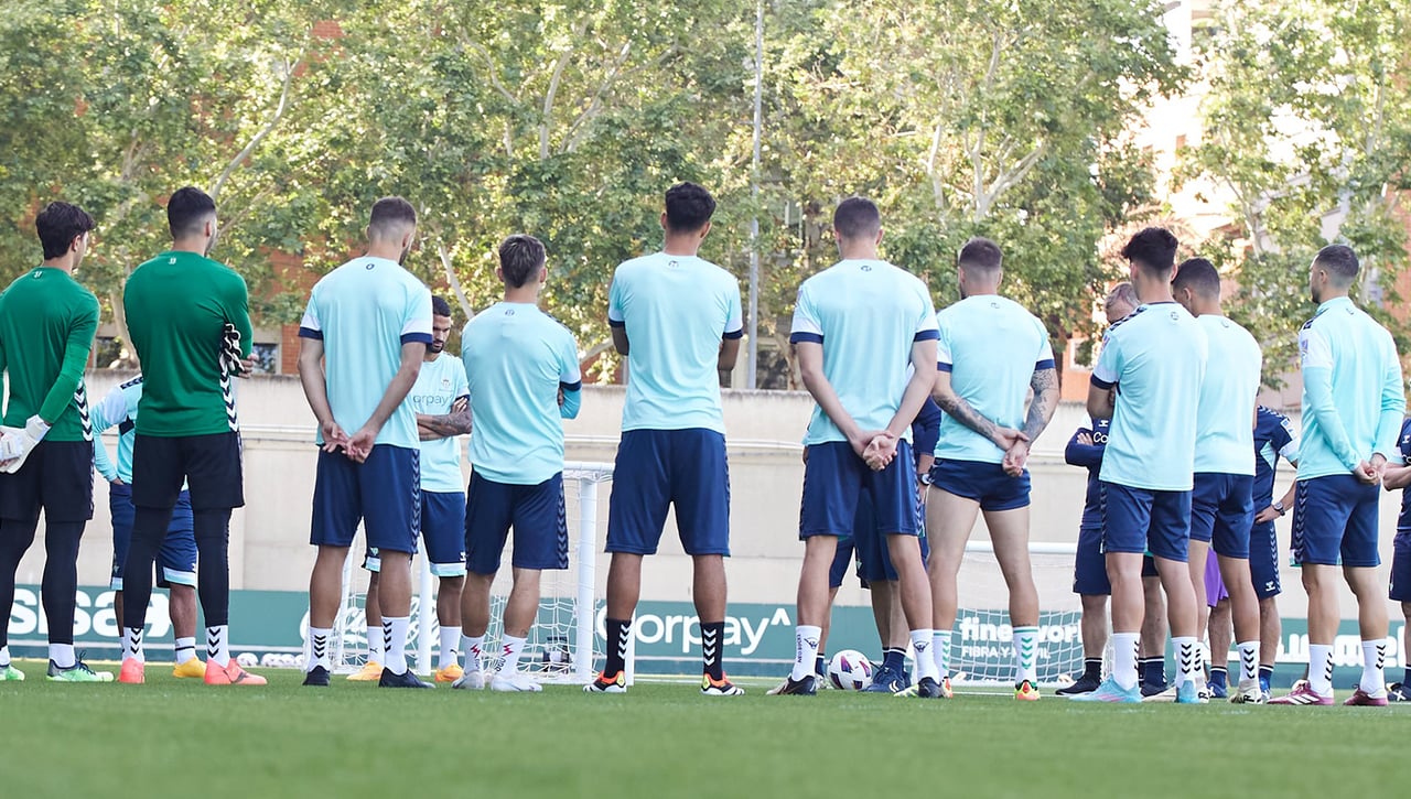 Siete bajas y una buena noticia en la lista del Betis contra la Real Sociedad