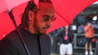 Lewis Hamilton da la cara por Ferrari, pero el equipo le busca sustituto