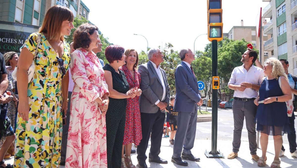 "¡Quietorrr!" Así funciona el nuevo semáforo en homenaje a Chiquito inaugurado en Málaga