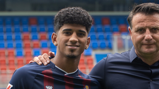 Indirecta de Adu Ares