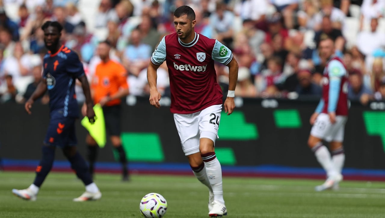 Lopetegui le pide a Guido Rodríguez que se adapte "cuanto antes" al fútbol inglés