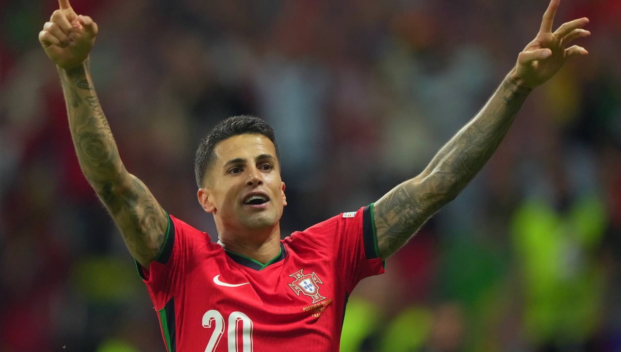 Joao Cancelo se independiza 