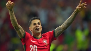 Joao Cancelo se independiza 