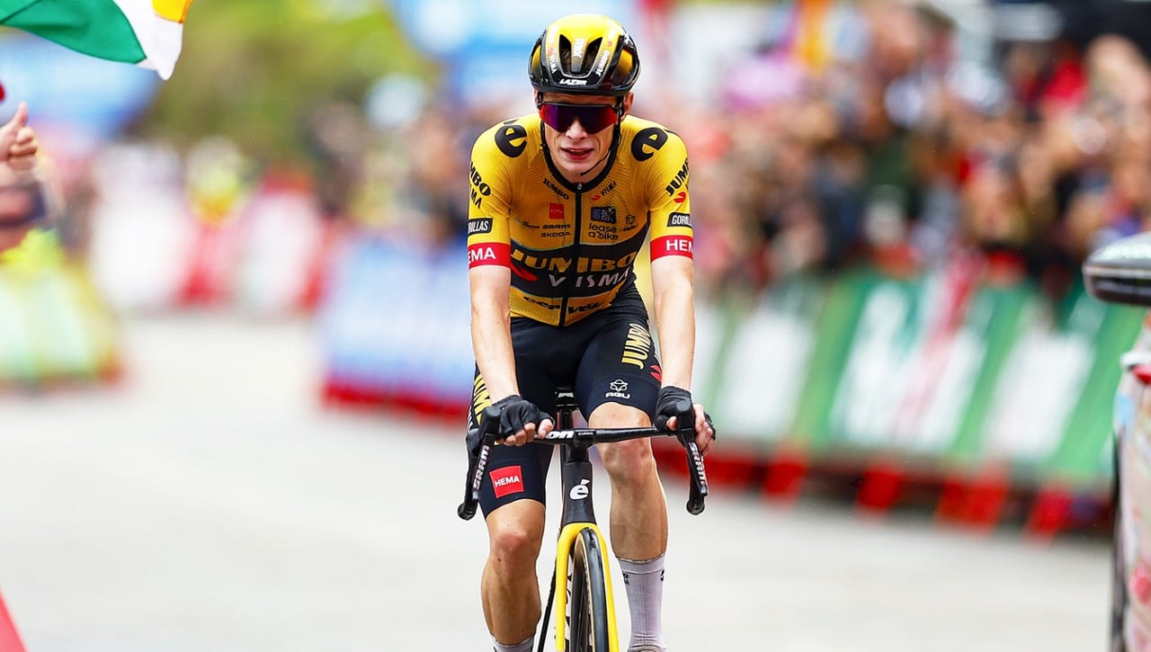 Vingegaard saca músculo y acaricia el rojo