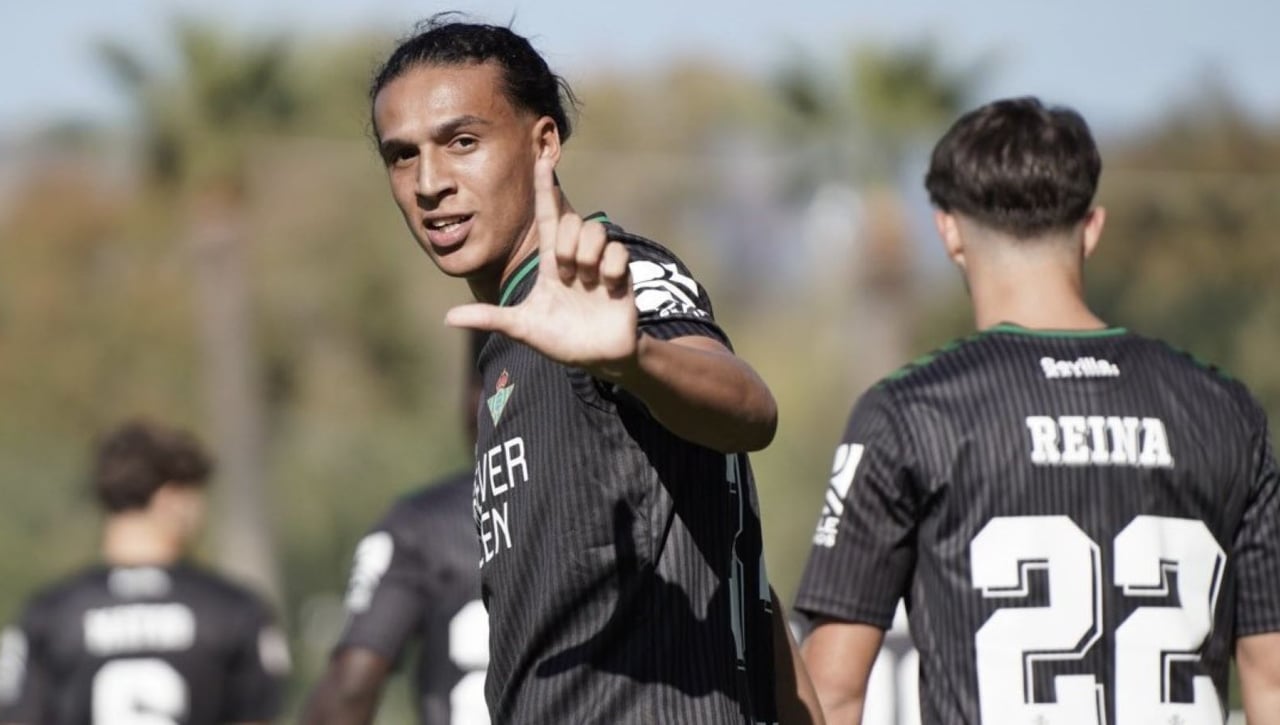 Yanis Senhadji, renovado, espera un gesto de Pellegrini