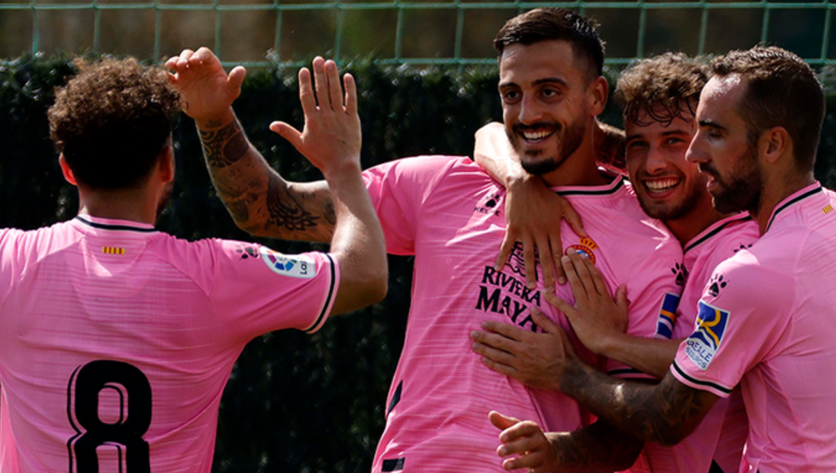Joselu, de ser opción para el Sevilla el verano pasado a marcar su primer gol con Diego Martínez