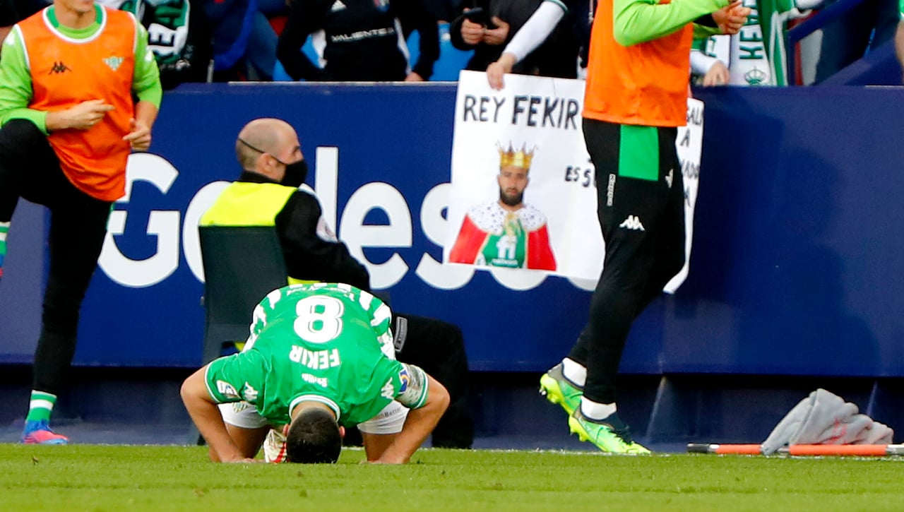 El supuesto 'caso Fekir' en el Betis llega a oídos de Roma y Milan