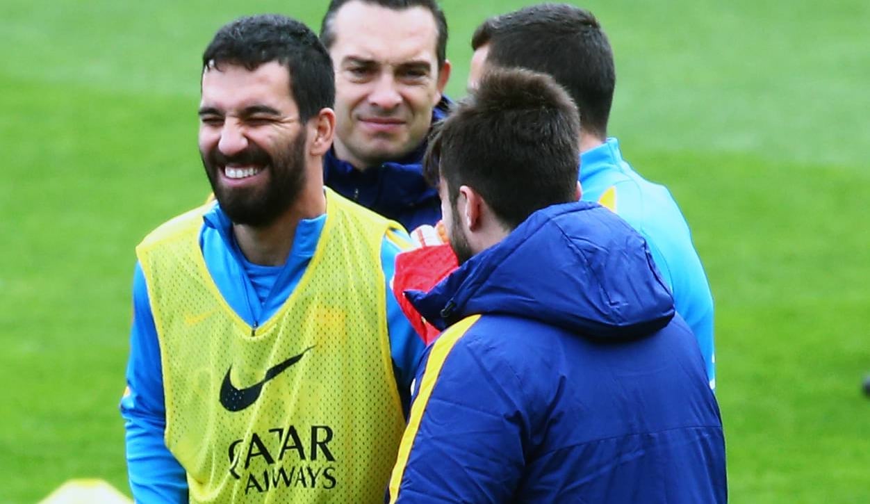 El “salvaje” comportamiento de Arda Turan en Barcelona 