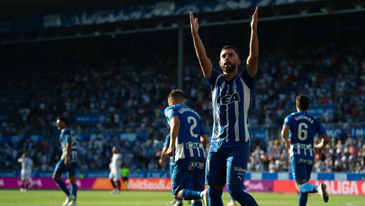 El Betis pide paciencia a Luis Rioja, pero Alavés, Valencia y Osasuna le meten prisa