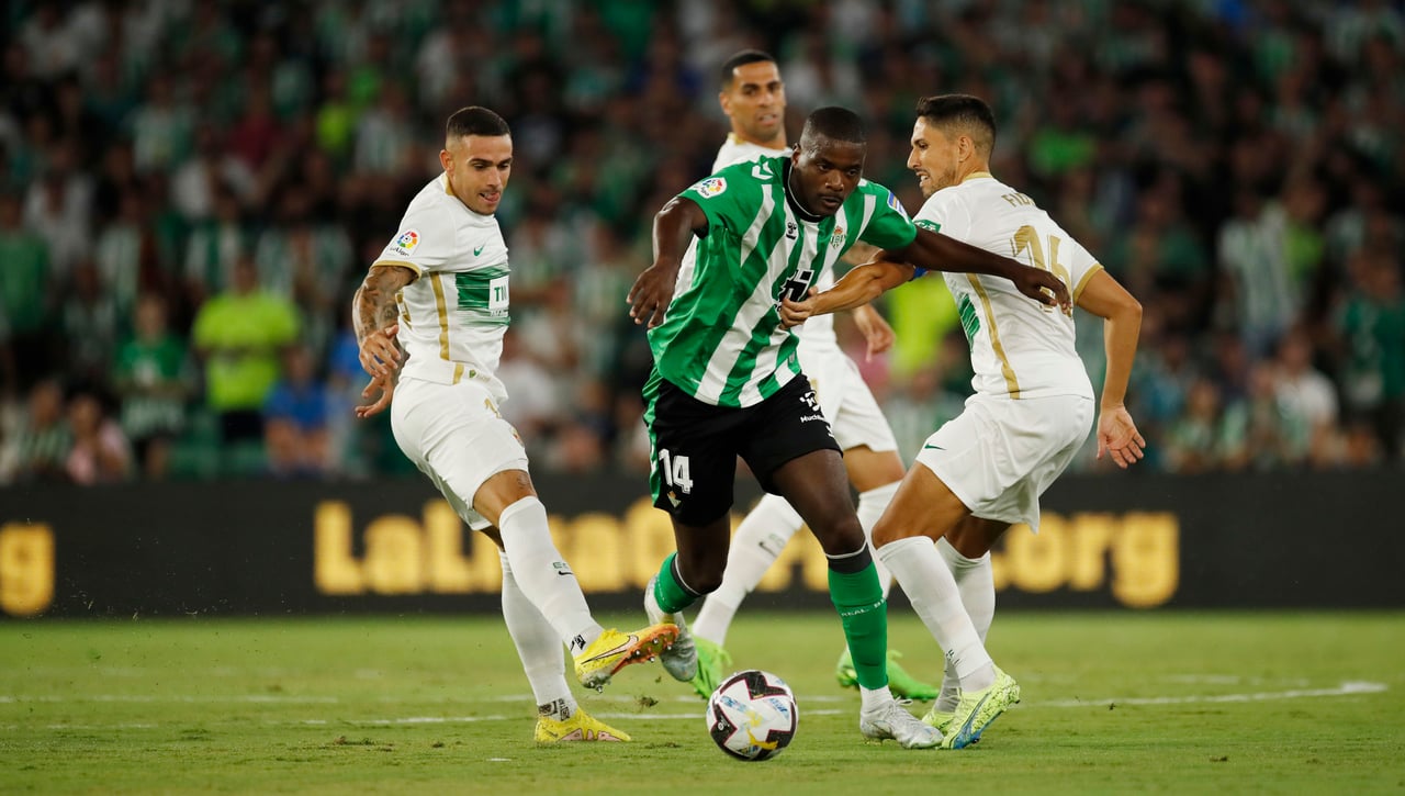 El Monza vuelve con fuerza a por William Carvalho